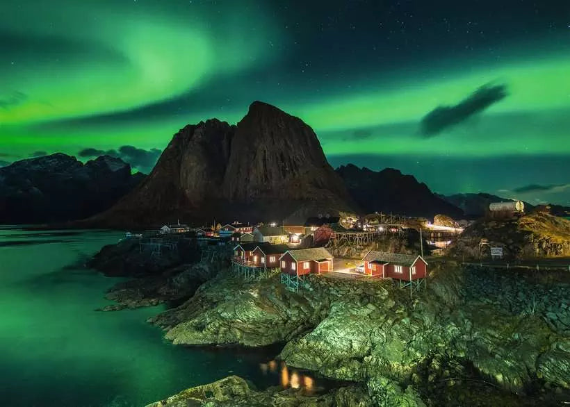 Ravensburger Aurora Borealis Norway 1000 Piece Puzzle image 1