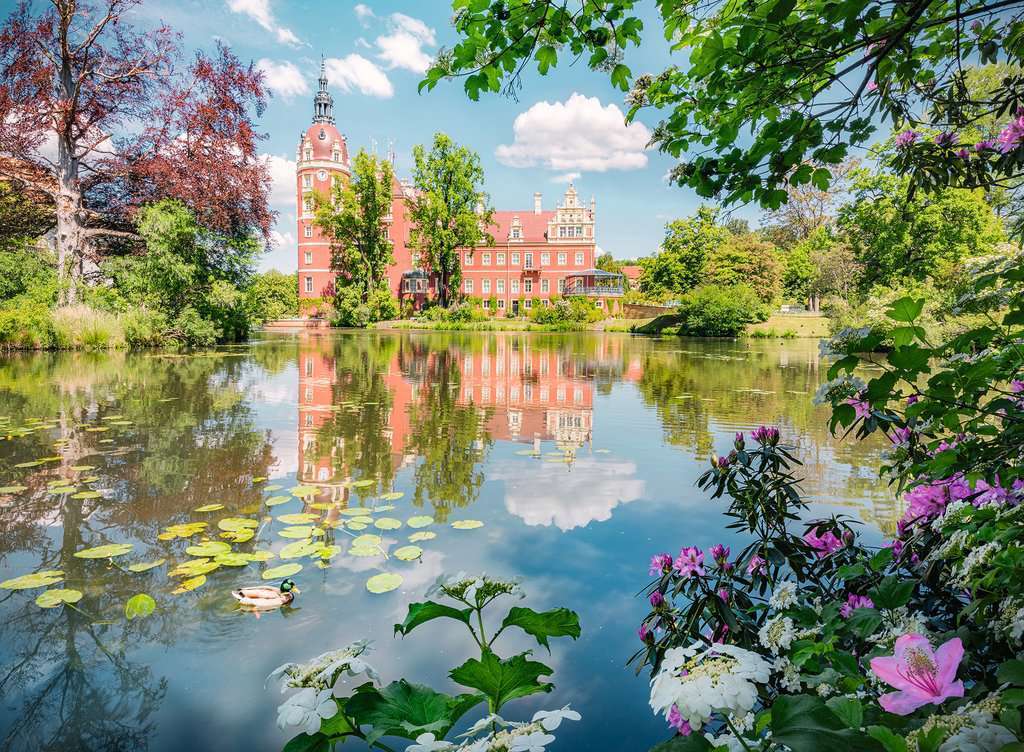 Ravensburger Enchanting Muskau Castle Germany 500 Piece Puzzle image 1